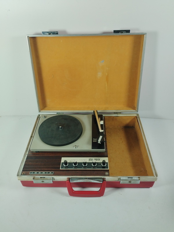 maletin tocadiscos portatil iberia 34x45x11 1u